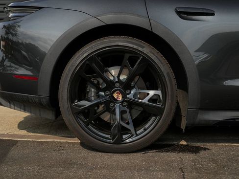 Certified 2025 Porsche Taycan 4S AWD/4WD image 34