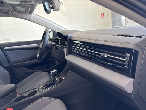 New 2026 Volkswagen Jetta SE FWD image 30