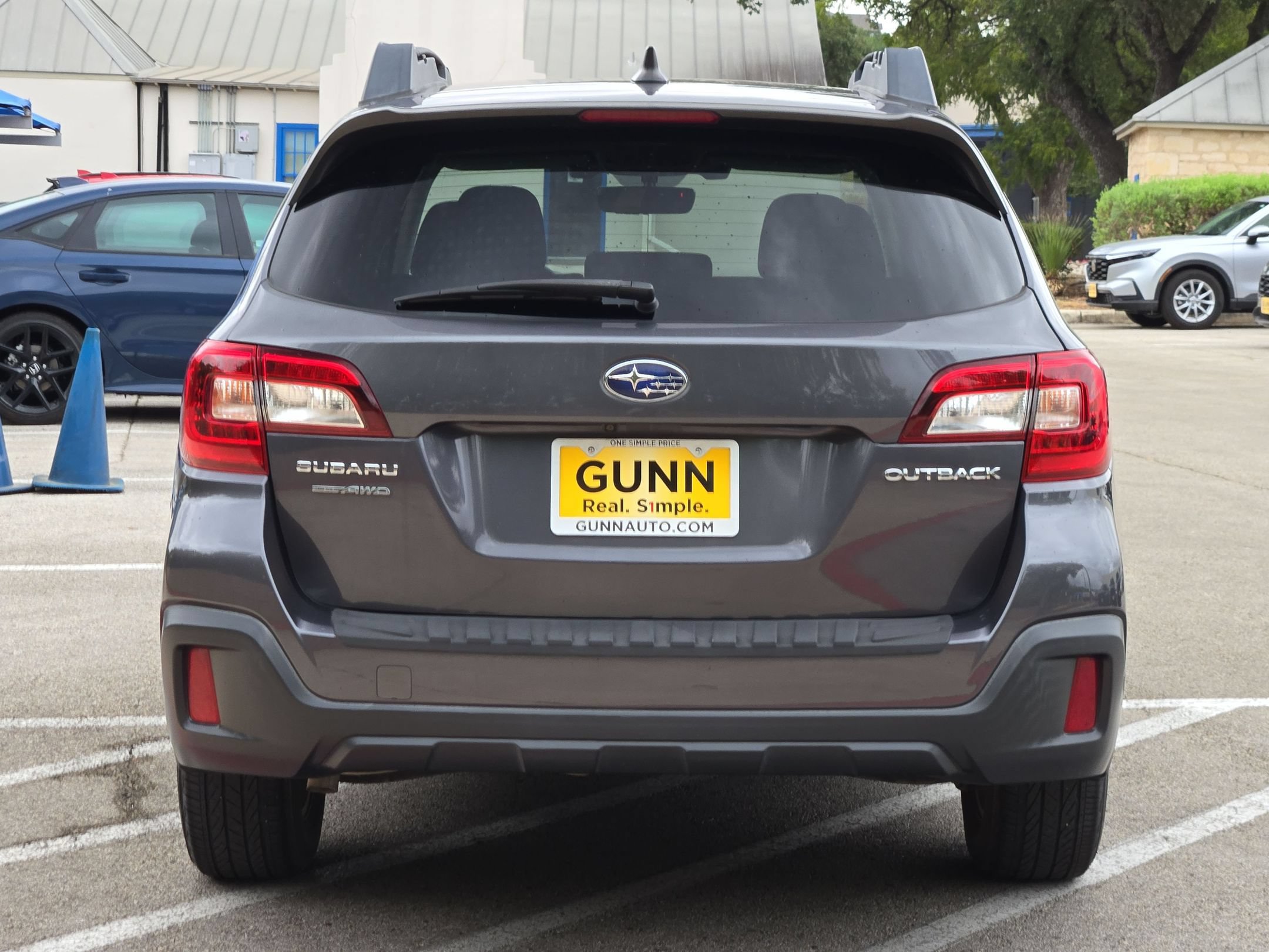 Used 2019 Subaru Outback 2.5i Premium w/ Popular Package #2 AWD/4WD image 4