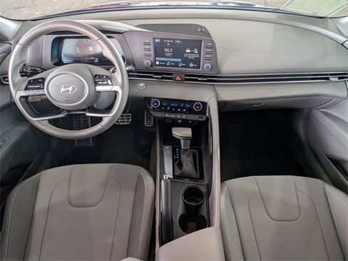Used 2025 Hyundai Elantra Sport image 30