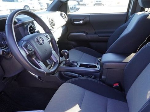 Used 2020 Toyota Tacoma SR5 image 18