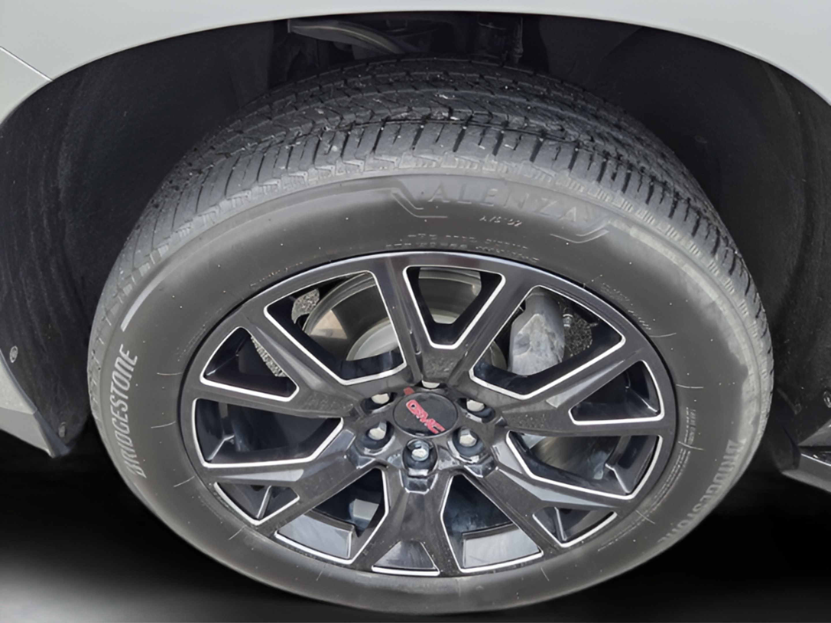 Used 2025 GMC Yukon XL Elevation AWD/4WD image 9