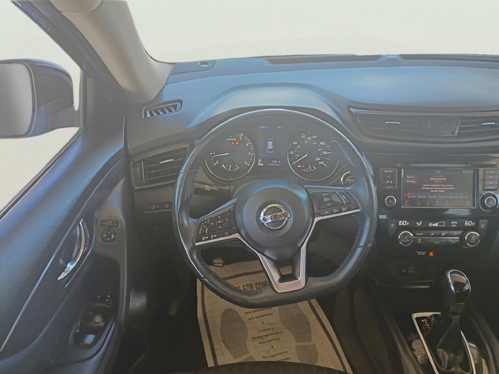 Used 2018 Nissan Rogue SV FWD image 4