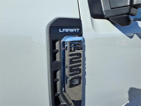 Used 2025 Ford F250 Lariat w/ Lariat Ultimate Package image 6