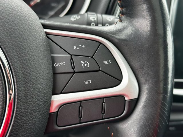 Used 2020 Jeep Compass Limited w/ Premium Lighting Group AWD/4WD image 19