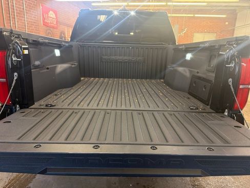 Used 2025 Toyota Tacoma TRD Sport w/ TRD Sport Premium Package AWD/4WD image 17