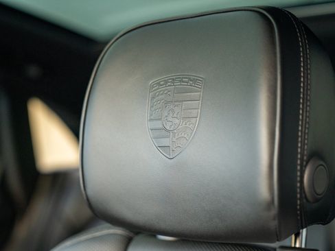 Certified 2026 Porsche Macan AWD/4WD image 13