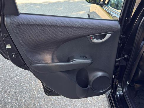 Used 2013 Honda Fit Sport image 31