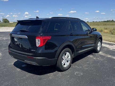 Used 2023 Ford Explorer XLT w/ Equipment Group 202A image 7