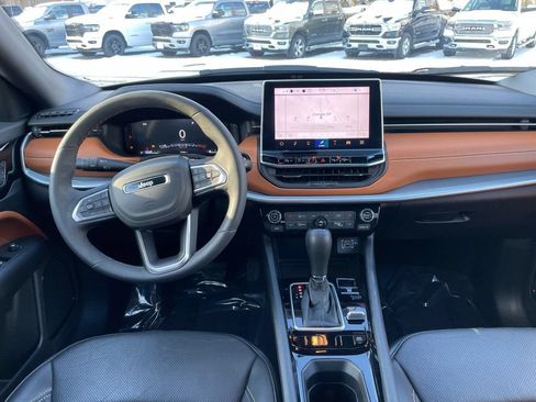 Used 2025 Jeep Compass Limited w/ Elite Group AWD/4WD image 12