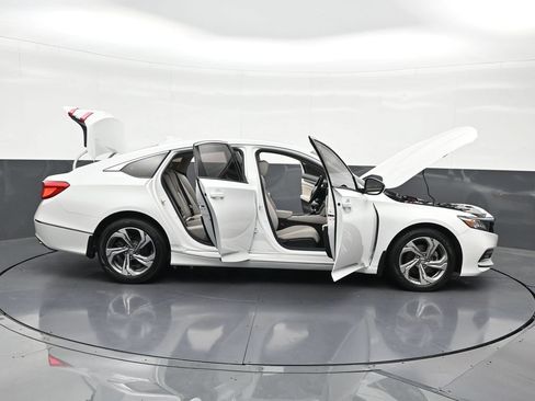 Used 2020 Honda Accord EX image 36
