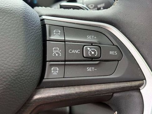Used 2023 Jeep Grand Cherokee 4WD 4xe image 25