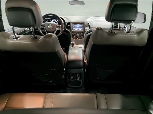 Used 2018 Jeep Grand Cherokee Laredo AWD/4WD image 31