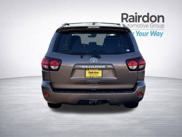 Used 2018 Toyota Sequoia SR5 w/ Carpet Mat Package AWD/4WD image 6