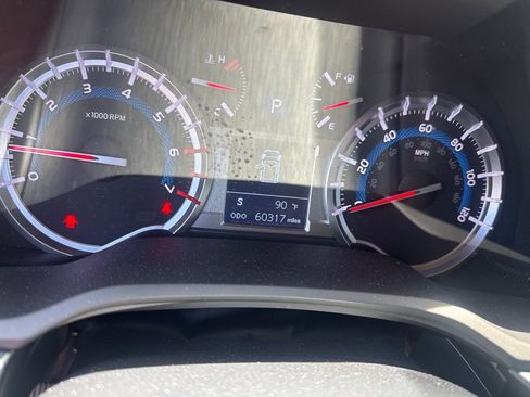 Used 2019 Toyota 4Runner Limited AWD/4WD image 3