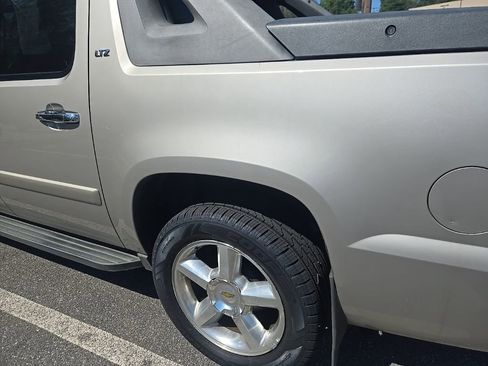 Used 2008 Chevrolet Avalanche LTZ w/ LTZ Preferred Equipment Group image 6
