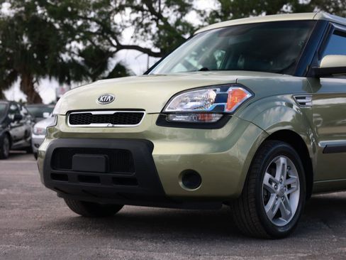Used 2011 Kia Soul + FWD image 25
