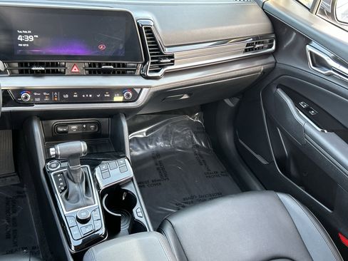 Used 2025 Kia Sportage EX image 15