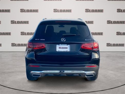 Used 2021 Mercedes-Benz GLC 300 4MATIC image 4