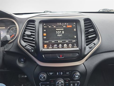 Used 2015 Jeep Cherokee Limited image 22