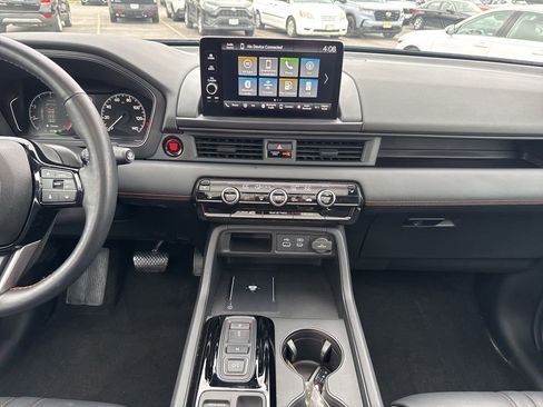 Used 2025 Honda Pilot TrailSport image 26