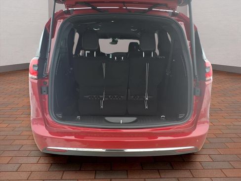 New 2026 Chrysler Pacifica Select AWD/4WD image 20