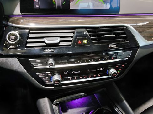 Used 2019 BMW 530i xDrive w/ Convenience Package AWD/4WD image 27