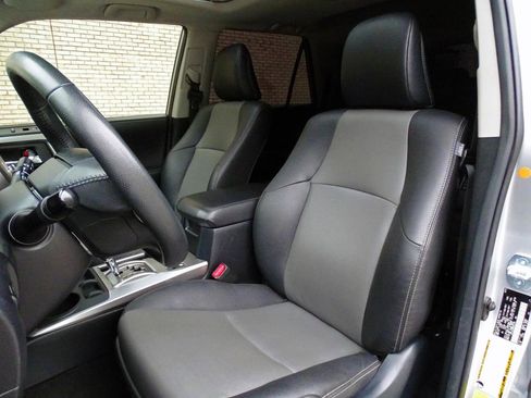 Used 2021 Toyota 4Runner SR5 Premium w/ Moonroof Package RWD image 14