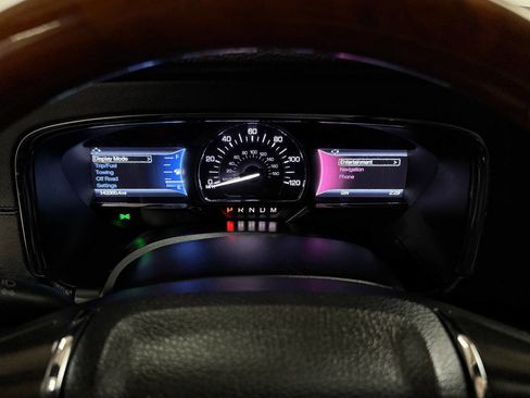 Used 2015 Lincoln Navigator 2WD image 56