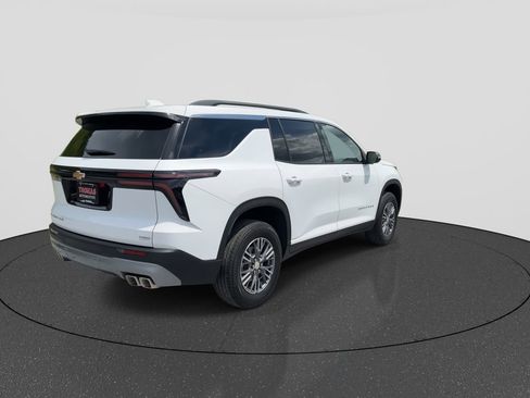 Used 2026 Chevrolet Traverse LT AWD/4WD image 8