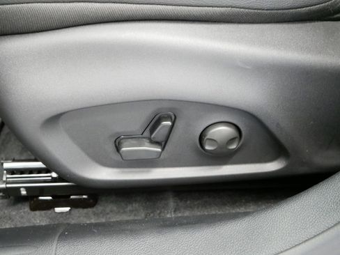 New 2025 Jeep Compass Limited image 19