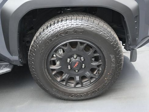 Certified 2025 Toyota 4Runner TRD Off-Road Premium AWD/4WD image 41