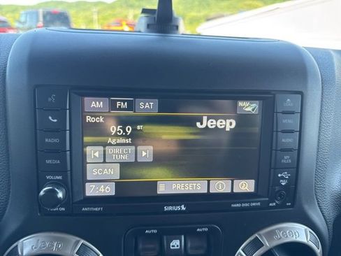 Used 2016 Jeep Wrangler Unlimited Sahara AWD/4WD image 16