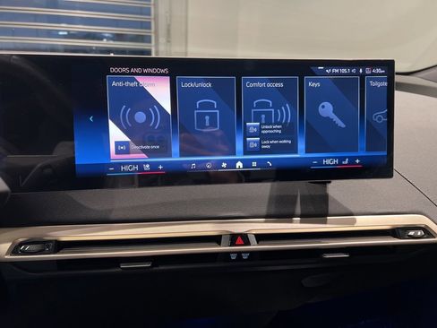 Used 2026 BMW iX xDrive45 w/ Premium Package image 24