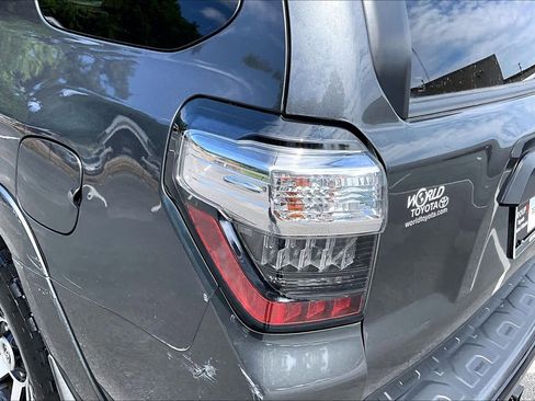 Used 2021 Toyota 4Runner TRD Off-Road Premium AWD/4WD image 28