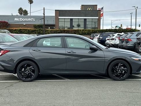 New 2026 Hyundai Elantra Sport image 5