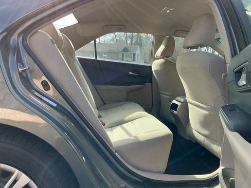 Used 2014 Toyota Camry LE image 10