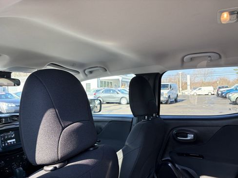 Used 2020 Jeep Renegade Latitude image 20