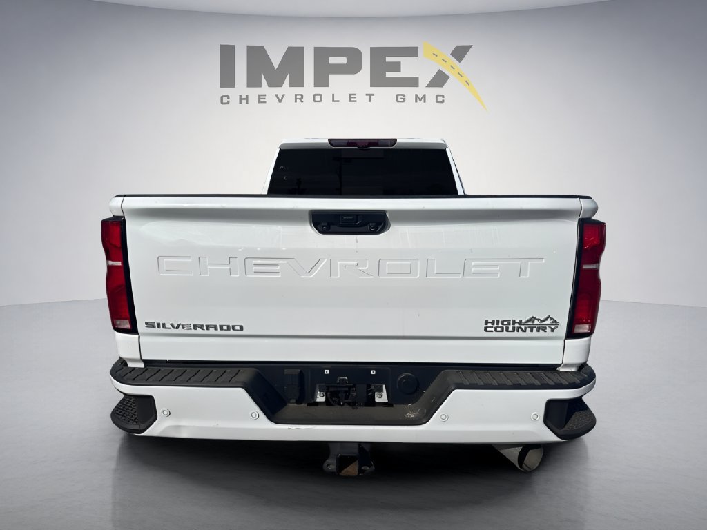 Used 2025 Chevrolet Silverado 2500 High Country w/ High Country Premium Package AWD/4WD image 4
