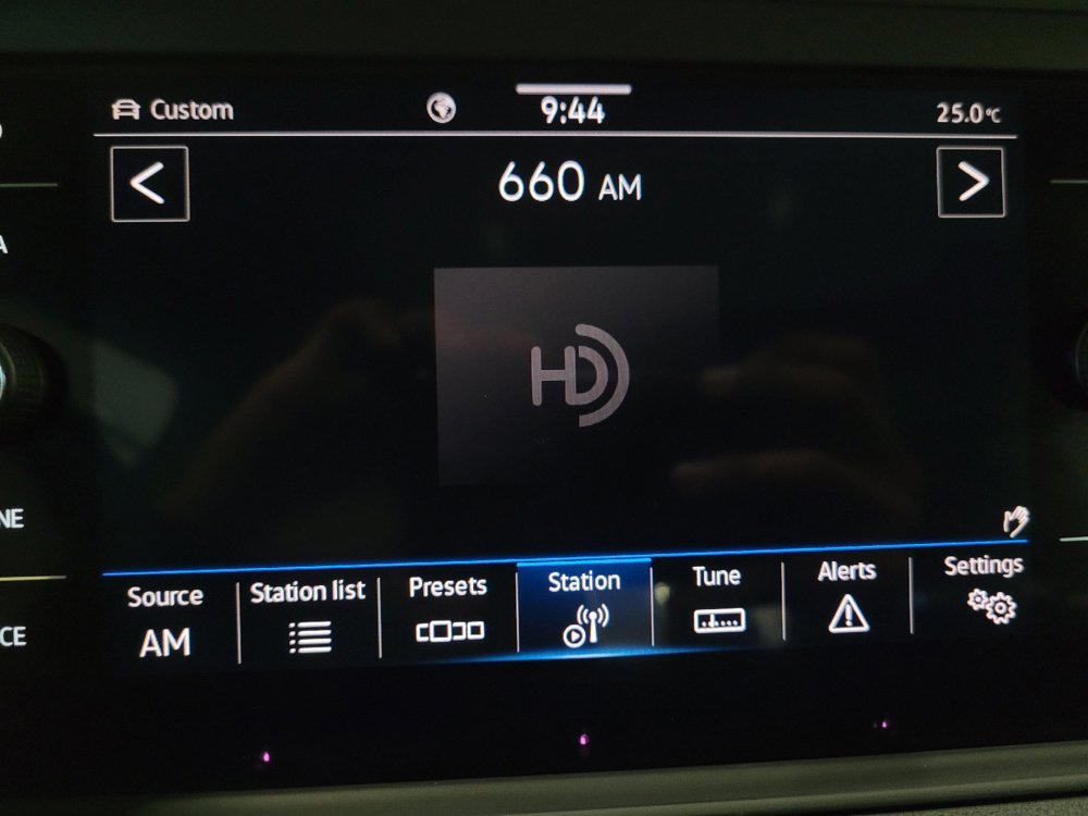 Used 2021 Volkswagen Jetta SEL FWD image 25
