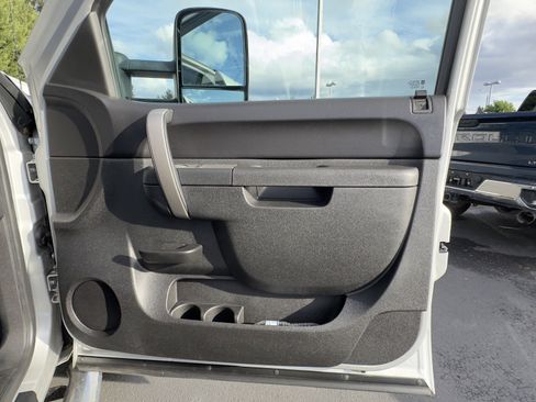 Used 2011 Chevrolet Silverado 3500 LT image 10