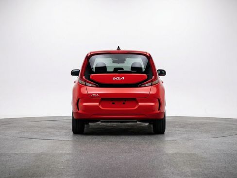 Used 2025 Kia Soul LX w/ LX Technology Package image 7