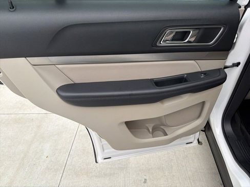 Used 2018 Ford Explorer XLT w/ Equipment Group 202A image 17