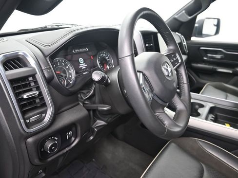 Used 2024 RAM 1500 Laramie image 12