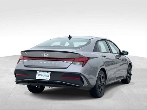 New 2026 Hyundai Elantra Sport FWD image 4