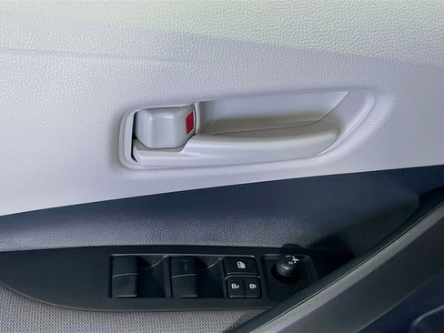 Used 2025 Toyota Corolla LE image 16