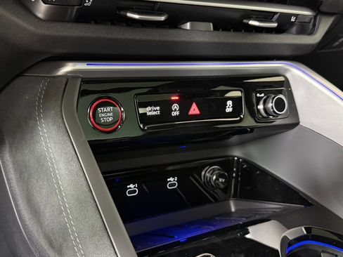New 2025 Audi SQ5 Premium Plus image 25