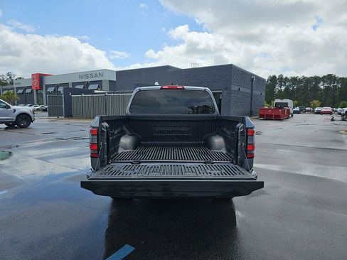 Used 2025 Nissan Frontier SV RWD image 17