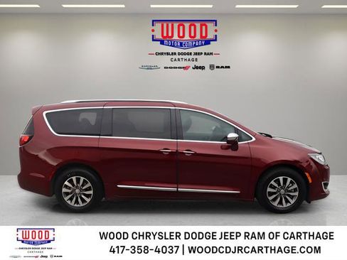 Used 2020 Chrysler Pacifica Limited w/ Advanced Safetytec Group FWD image 2