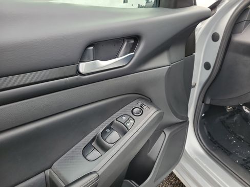 Used 2024 Nissan Altima 2.5 SV image 25